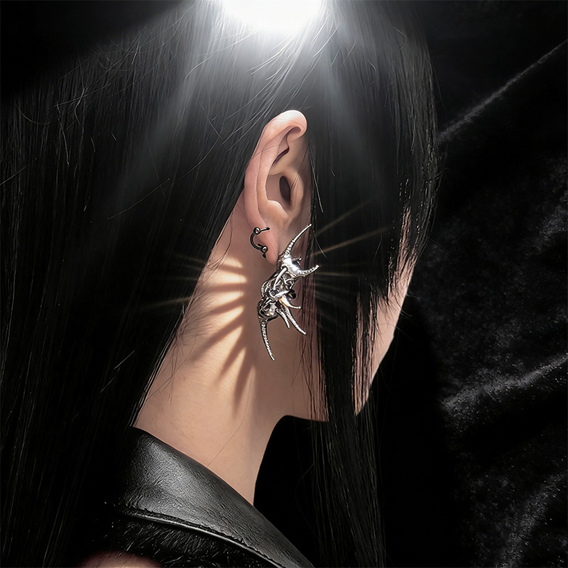 Anting Tengkorak Tanduk Setan  - Women'S Fashion Edgy ulasan dan harga